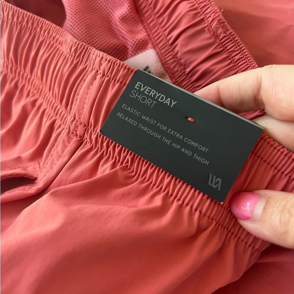 NWT VRST Men’s 5” Everyday Shorts in Pink Rouge in size S - Picture 7 of 9